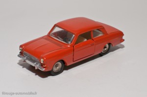 Dinky Toys 538 - Ford Taunus 12M