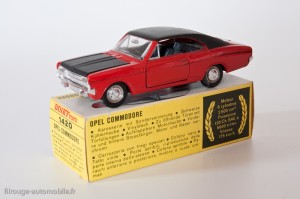 Dinky Toys 1420 - Opel Commodore coupé GS