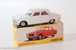 Dinky Toys 1428 - Peugeot 304 berline