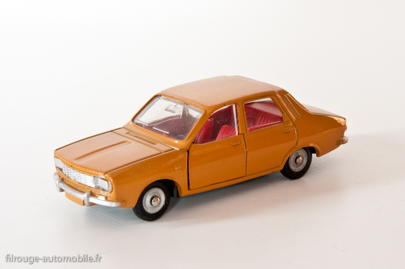 Dinky Toys 1424 - Renault R12 berline
