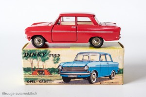 Pneus Striés Dinky Toys Pour Série 500, Ami 6, Simca, Opel Rekord - Lot De 30, Occasion