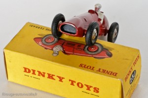 Dinky Toys 23J - Ferrari auto de course - calandre lisse