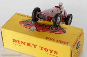 Dinky Toys 23J - Ferrari auto de course - calandre quadrillée