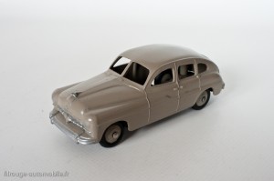 Dinky Toys 24Q - Ford Vedette limousine 1949