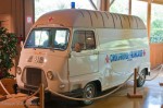 Renault Estafette ambulance - Manoir de l'automobile