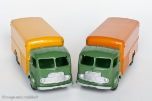 Dinky Toys 33A - Simca Cargo fourgon - les 2 couleurs