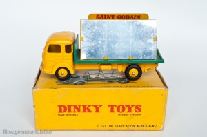 Dinky Toys 33C - Simca Cargo miroitier "St Gobain"
