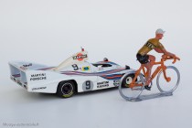 Hommage pour le clip "70 ans Merckx - Ickx" - Porsche 936 Vitesse et coureur Salza